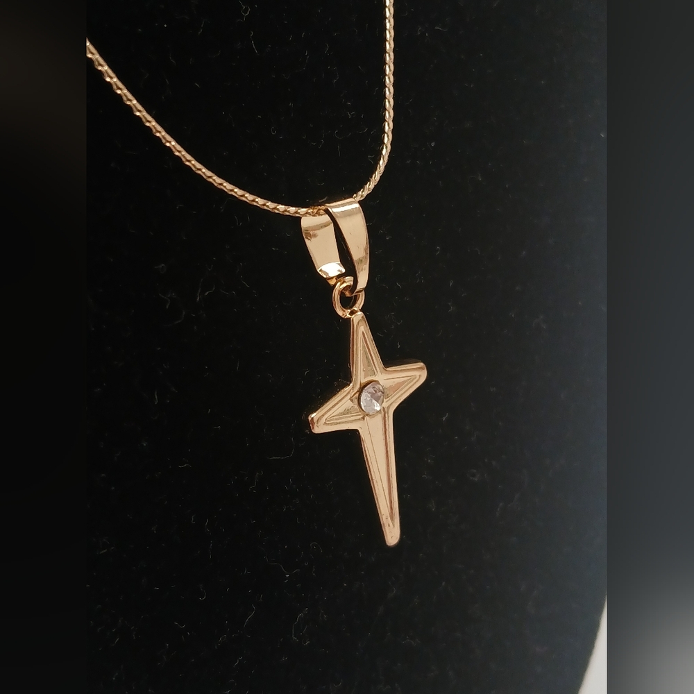 Nwot 18k Gold Plated Cross Star Pendant On 16" Chain/ Necklace by Pretty Bird - Picture 3 of 9